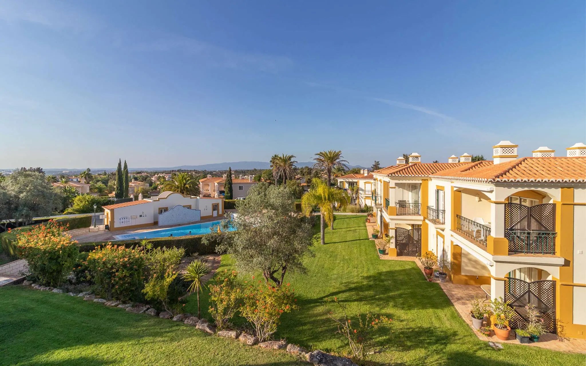 Where to Rent Golf Clubs in the Algarve for a Day or a Week – Flexible Options for Every Golfer